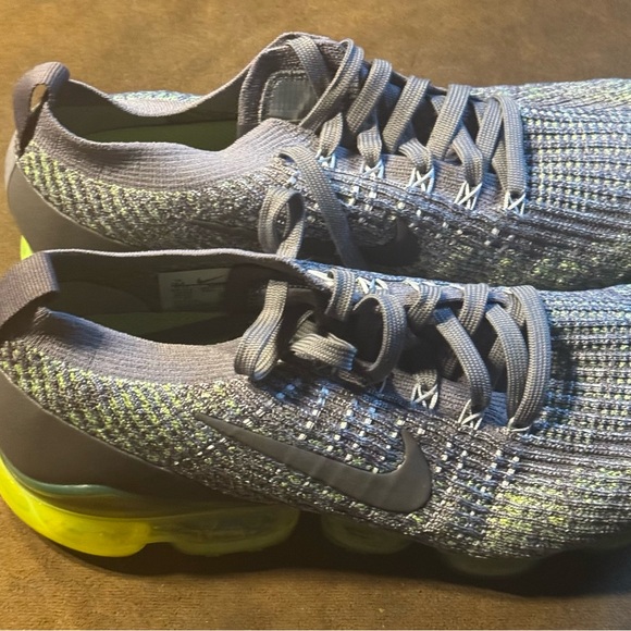 Nike VaporMax - Picture 2 of 6